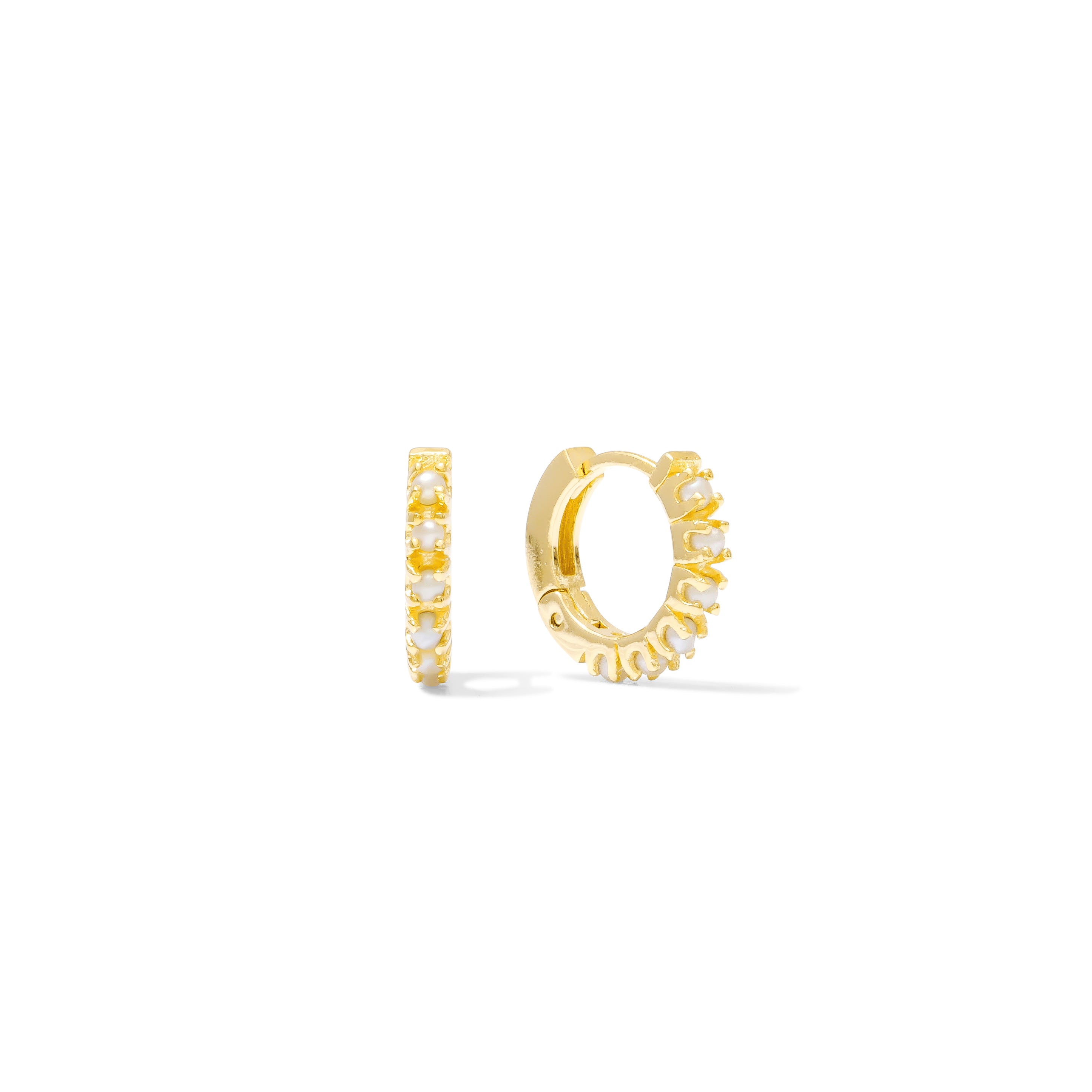 Huggie Clicker • Fresh Water Pearl Hoop • 18mm